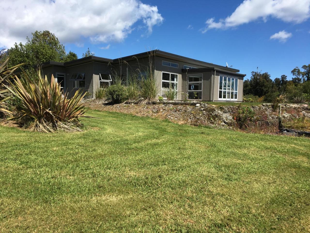 Holiday home Franz Josef Villa *
